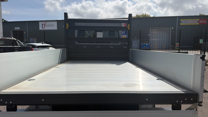 Renault Master Mwb Diesel Fwd ML35dCi 150 Advance Low Roof Aluminium Tipper - Image 12